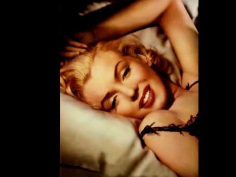 download lagu mp3 mp4 Marilyn Monroe And Audrey Hepburn Friends, download lagu Marilyn Monroe And Audrey Hepburn Friends gratis, unduh video klip Marilyn Monroe And Audrey Hepburn Friends