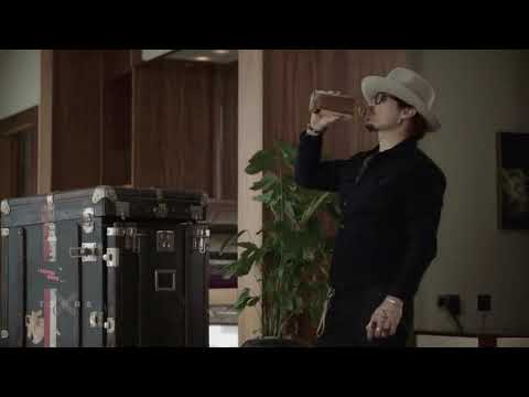 Johnn yDepp vs Chupacabra