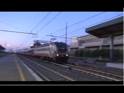 ICN 794 con E403.014 + carrozza bagagliaio, in transito a Pomezia!