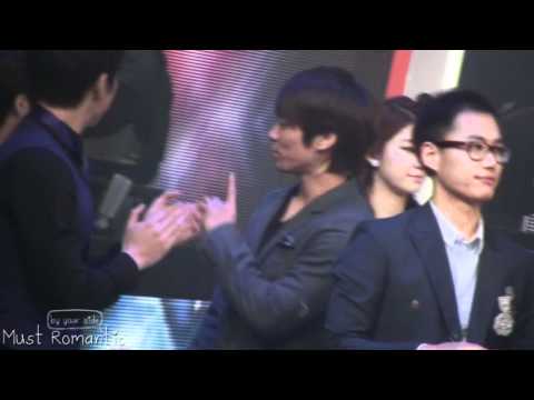 101205 Jonghyun & Kyuhyun Playing Around+Jjong's "CHU"