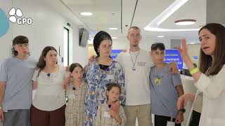 האיחוד של המרגש של איתן מור עם משפחתו (חדשות ערוץ 7) - התמונה מוצגת ישירות מתוך אתר האינטרנט יוטיוב. זכויות היוצרים בתמונה שייכות ליוצרה. קישור קרדיט למקור התוכן נמצא בתוך דף הסרטון האיחוד של המרגש של איתן מור עם משפחתו (חדשות ערוץ 7) - התמונה מוצגת ישירות מתוך אתר האינטרנט יוטיוב. זכויות היוצרים בתמונה שייכות ליוצרה. קישור קרדיט למקור התוכן נמצא בתוך דף הסרטון