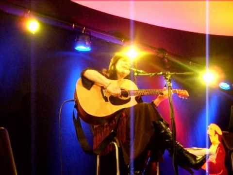 Tish Hinojosa Band - Destiny's Gate