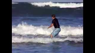 preview picture of video 'Baler Surfing Trip (Dec 2007) - Video 10'