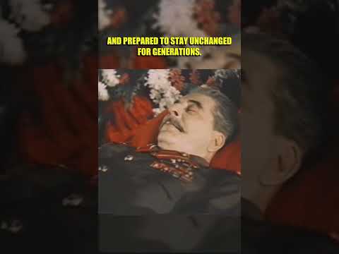 Dlaczego ZSRR usunął ciało Stalina z grobu Lenina? | MilitaryTube #shorts