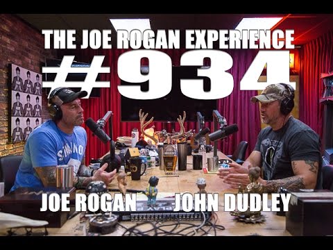 Joe Rogan Refuses to Count Out Conor McGregor Against Floyd Mayweather Jr.