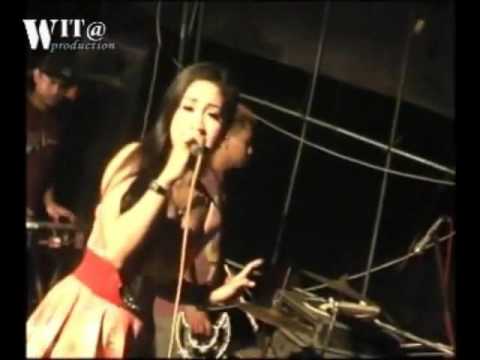 Penyanyi ika Shilvia Wanita Idaman Dangdut Bintang 9