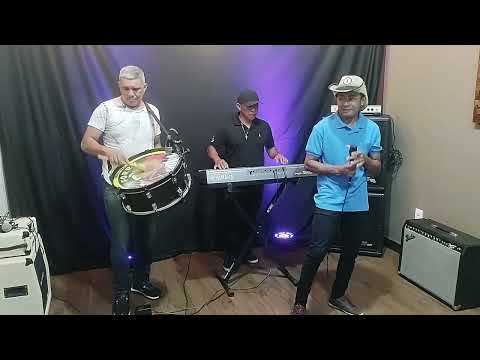 isso é JARDEL SANTOS  eita forrozão