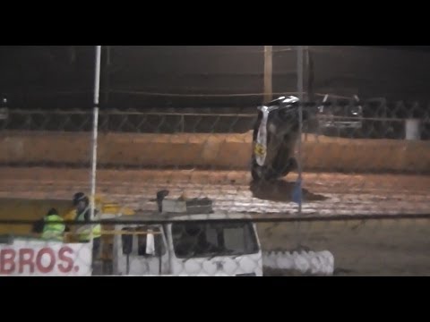 Heydon Hicks Big Crash | Junior Sedans @ Narrogin Speedway 9/11/13