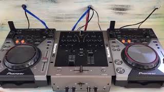 Video thumbnail for Pioneer CDJ-400 + Mixer Numark M3 by J. Carlos Pichardo 〔dev〕
