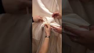 How to: Tie a French bustle