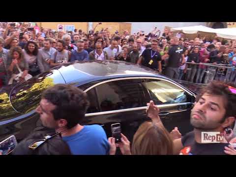 Lucca, i Rolling Stones arrivano in città: fan in delirio