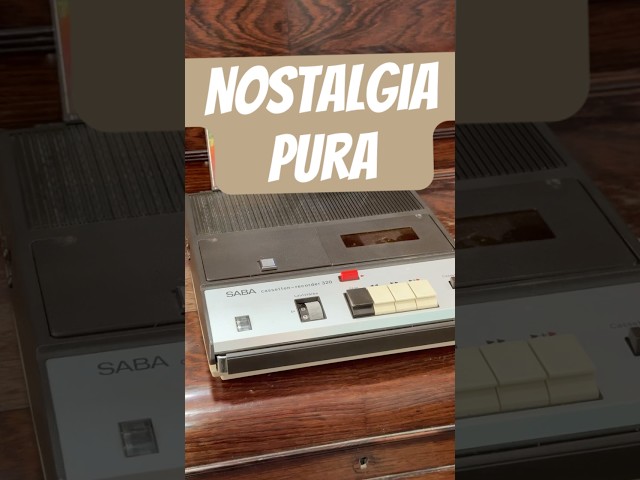 Vídeo relacionado con Cinta Cassette Vintage Y Bolígrafo Friki Divertido Años 80 Manga Larga