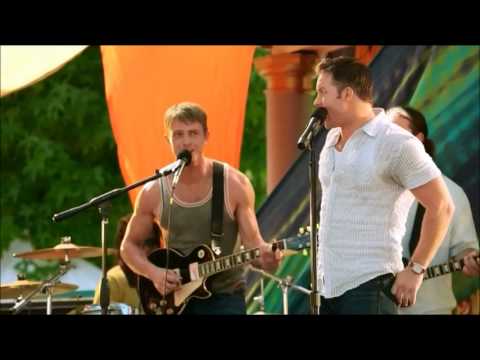 George (Scott Porter) sings in Hart of dixie