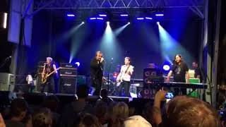 Honeymoon Suite 2018 - Love Changes Everything