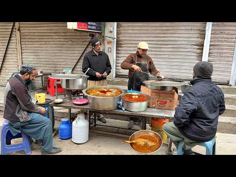 50/- Rs AMAZING FOOD AT STREET 😍 LAHORI STREET FOOD MUTTON PAYE - PAKISTAN STREET FOOD LAHORE