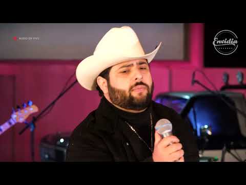 Periguano Es El Amigo (En Vivo) - Grupo Triple M