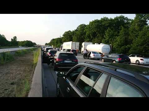 Major traffic jam on the Autobahn Xperia XZ Premium 04578