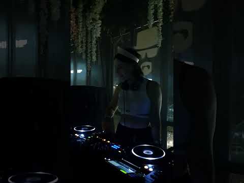 BBB 16OM Sistersweetdj