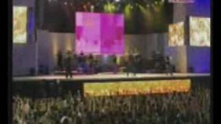 Ricky Martin - Besos De Fuego / La Bomba (live) Mexico