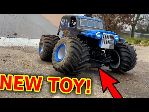 worlds best RC Monster Jam Truck (broke it!)