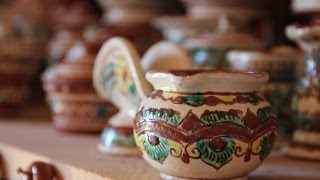 preview picture of video 'Ceramic Artists at work in Kosiv, Ukranian Carpathian Mountains, near Kolomyya'