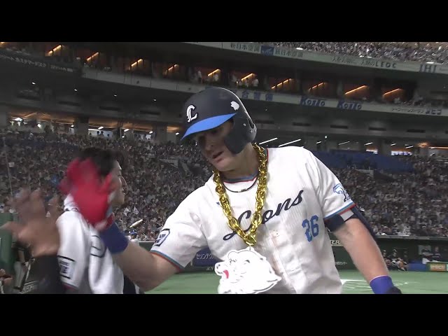 【7回裏】ファンの待つライトスタンドへ!! ライオンズ・ネビン ソロホームランで反撃開始!! 2025年7月14日 埼玉西武ライオンズ 対 北海道日本ハムファイターズ