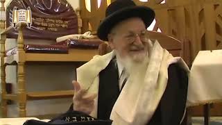 הלכות מחיקת זכר עמלק  - הלכה יומית מרן הראשון לציון הרב מרדכי אליהו זצוק"ל (הרב מרדכי אליהו זצ"ל) - התמונה מוצגת ישירות מתוך אתר האינטרנט יוטיוב. זכויות היוצרים בתמונה שייכות ליוצרה. קישור קרדיט למקור התוכן נמצא בתוך דף הסרטון