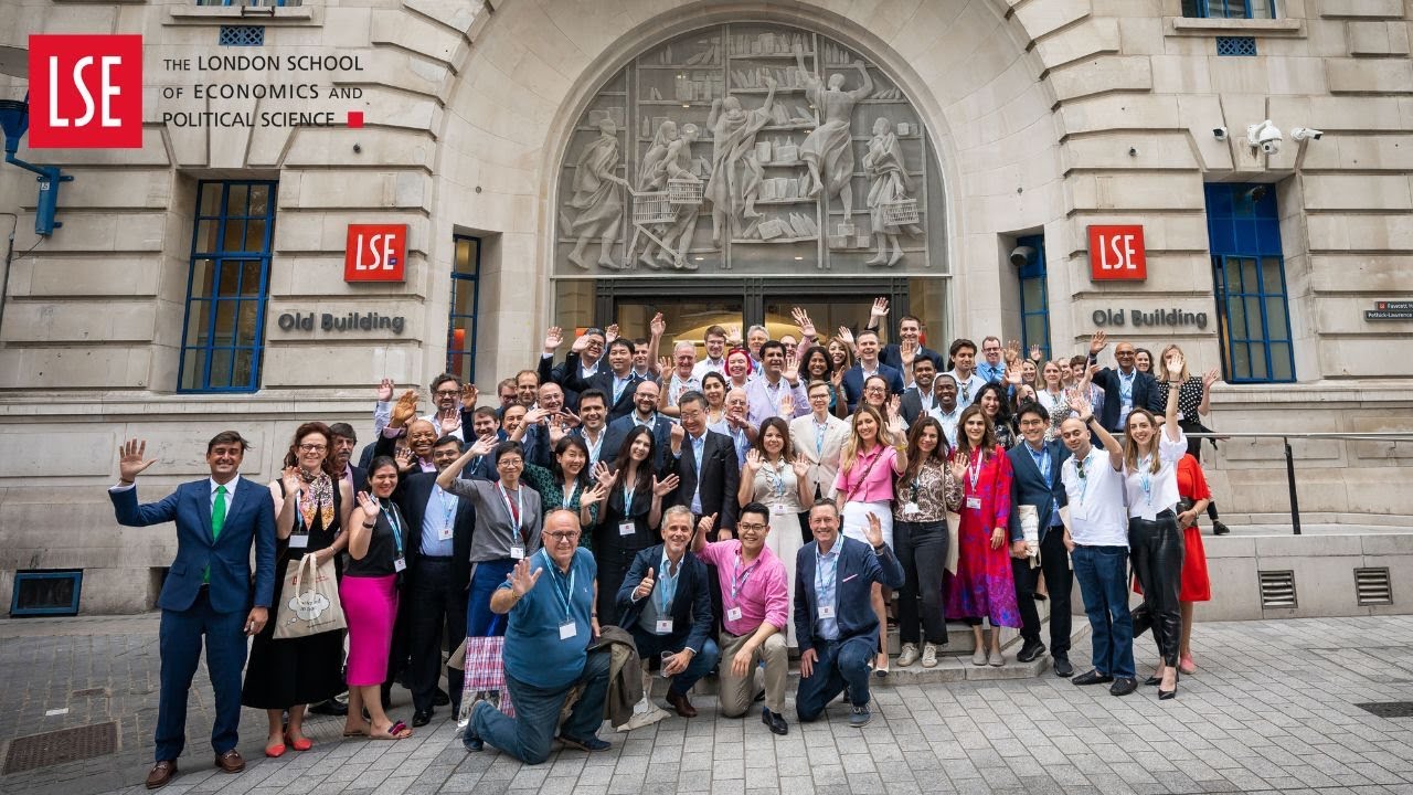 Why LSE alumni volunteer