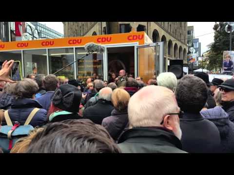 Attentat am 17.10.2015  auf OB Kandidatin Reker. Statement der Fraktionen Schildergasse Köln