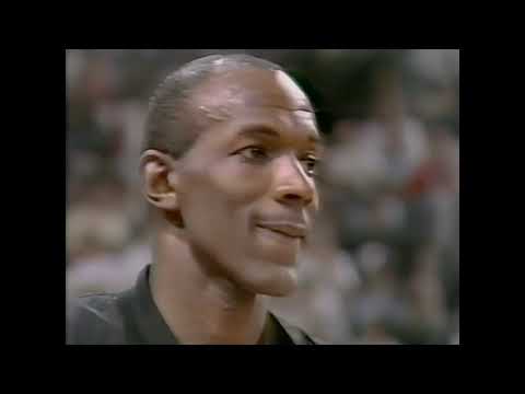 NBA Finals 1992   Game 2  Portland TrailBlazers vs  Chicago Bulls  Clyde Drexler vs  Michael Jordan