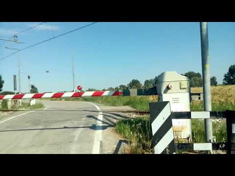 Passaggio a livello di via Morgone Traghetto FE / Italian level crossing