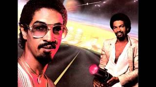 Brothers Johnson – Smilin' On Ya