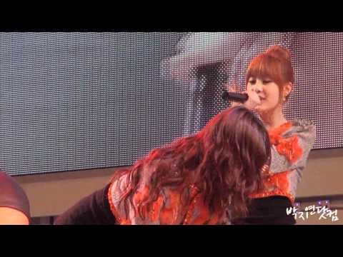 [Cam HD] 110403 T-ara Jiyeon - Why Are You Being Like This @ LG Cinema 3D Game Festival [11]