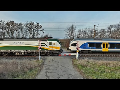 Két vonat egy sorompócsukásra - A 160-as S10 és a 140-es Scarbantia IC