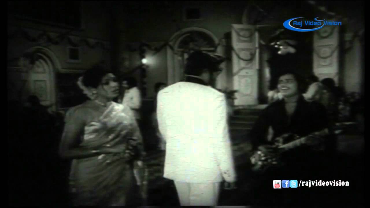 Pallandu Kaalam Nee Song Lyrics | Nee Oru Maharani | P. Susheela