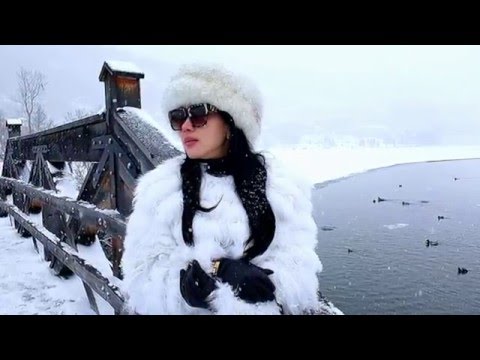 Naik Balon Udara, Syahrini Bermain Cantik dengan Awan