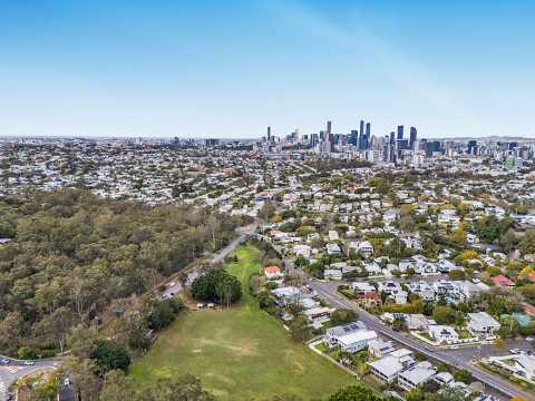 31 Rainworth Road, Bardon, QLD 4065, 4 slaapkamers, 2 badkamers, House