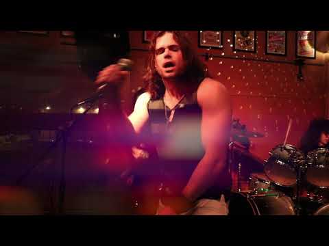 Trixy Tang, Fade Away from the Tip Top Deluxe