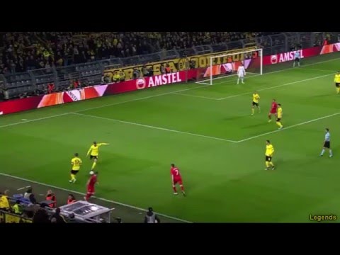 Mamadou Sakho doesn't know what to do with the ball!