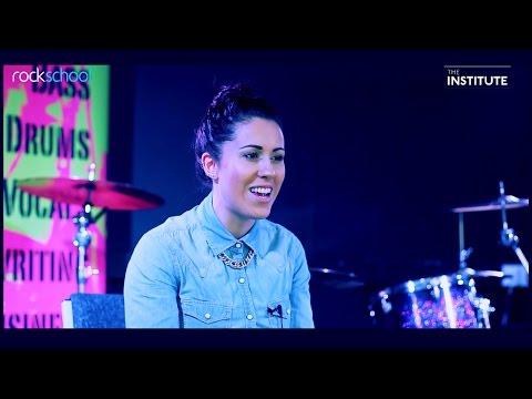 Expert Sessions: Holly Petrie Shares Her Vocal Tips and Experiences