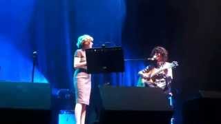 Yo vengo a ofrecer mi corazón. Sole Giménez y Rosalía León- Gliese 229. México