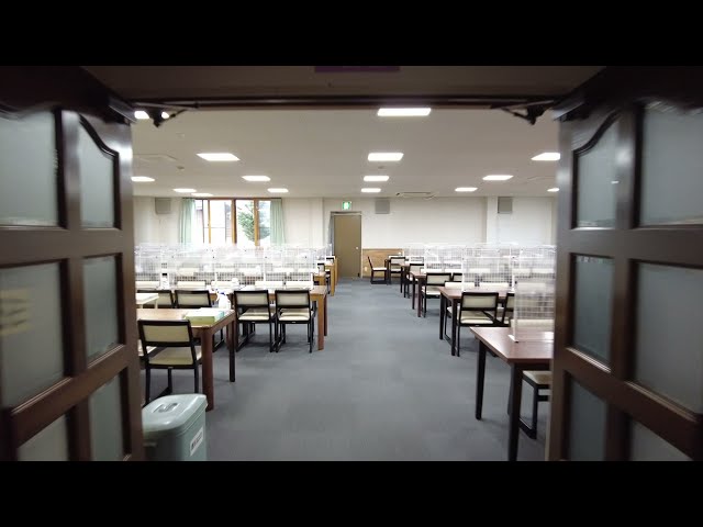 ロビーから食堂の導線