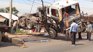 Download lagu Dump truck Overturned accident Recovery by Crane _ Dec/21/2020 mp3 Download lagu Dump truck Overturned accident Recovery by Crane _ Dec/21/2020 mp3
