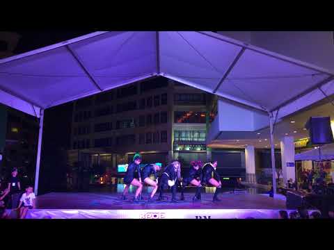 CL(2NE1) - The Baddest Female / Hello Bitches @ KDCC