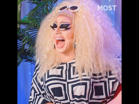 that's why her wig is so big...it's full of secrets #MeanGirls #ILikeToWatch