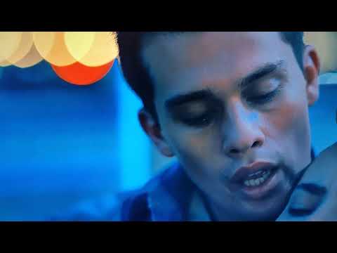 my favorite scene from my favorite movie purple hearts  when Cassie gets her Glucose Attack