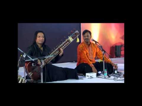 Shri Shakir Khan & Pt  Sanjeev Abhyankar   Raag Bageshree Part 2