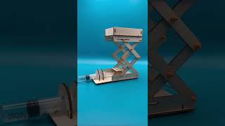 Dive into the magic of our DIY Hydraulic Lift and the power of liquid physics with YoungInventors!🚀