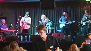 Stuck to You // Sandi King performs the music of Nikka Costa