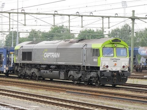 Captrain 6602 Class 66 solo passing @ Bergen op Zoom (NL) 11-01-2013
